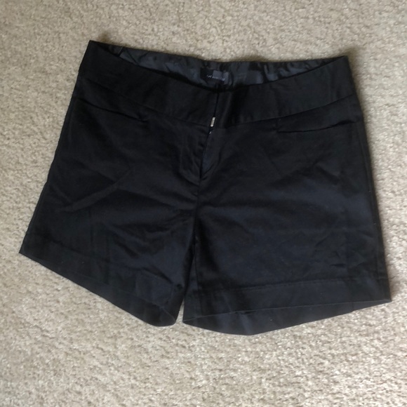 The Limited mid rise black shorts - size 12 - Picture 1 of 2